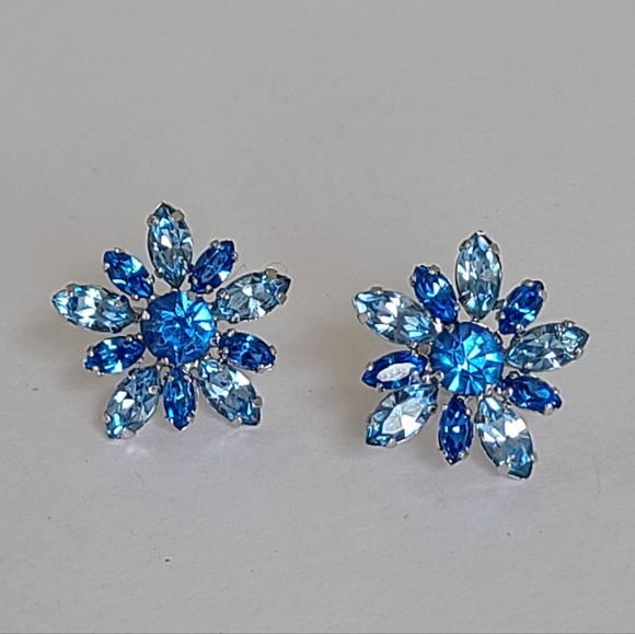 Vintage Jewelry - Vintage Jay Flex Sterling Silver Blue Rhinestone Flower Screw Back Stud Earrings